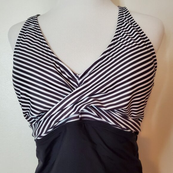 Yonique Twist Front V Neck Tummy Control Swim Top Size XL Black & White Striped - Picture 6 of 13